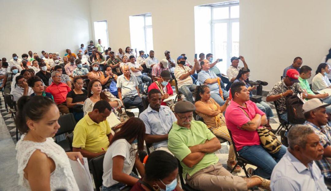 En el acto hicieron presencia funcionarios de la ANI, quienes presentaron los impactos positivos, beneficios y obras a realizar