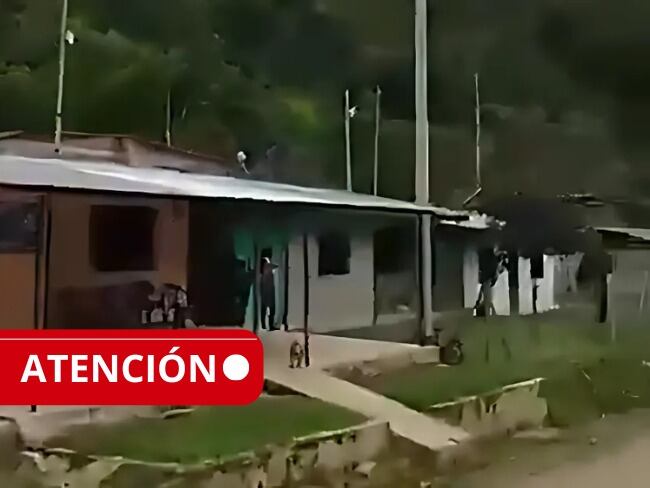 Más de mil personas están en medio de combates entre disidencias de las Farc y el ELN en Inzá, Cauca.