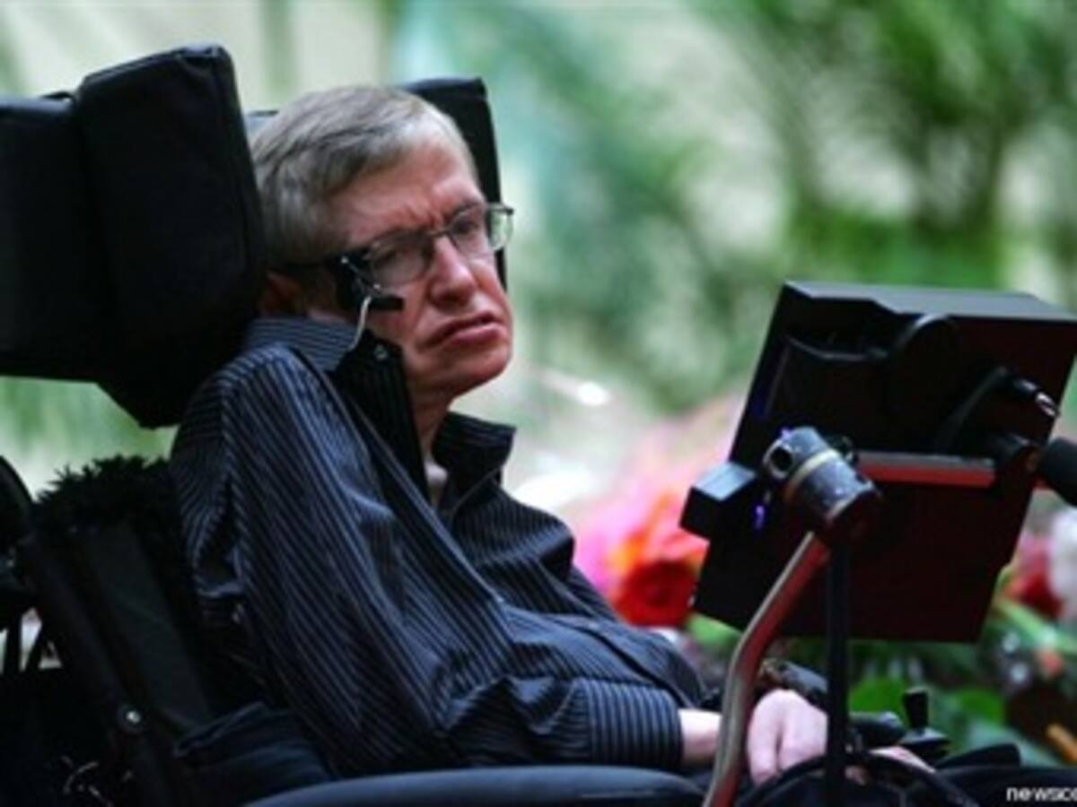 Hawking ve posible que un día el hombre viaje al futuro