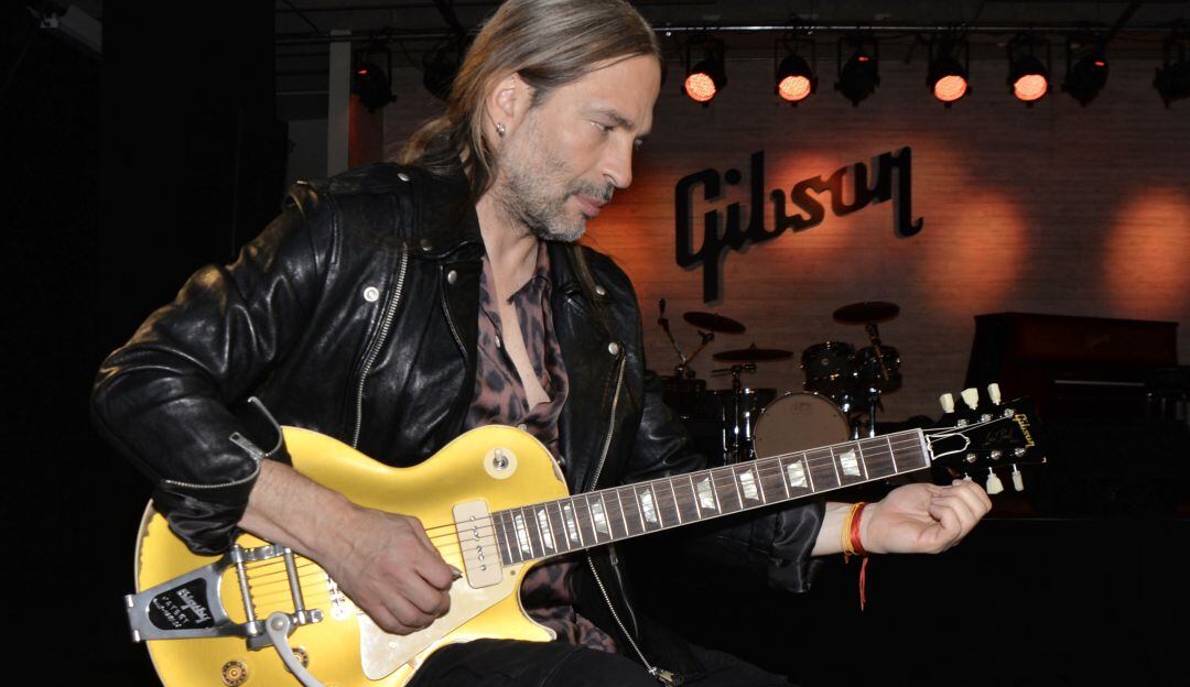 Sergio Vallín guitarrista de Maná