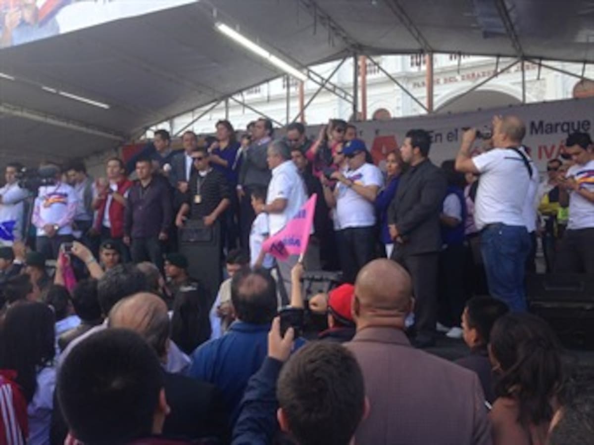Mandatarios locales de Nariño presionan para que se apoye a Santos: Zuluaga