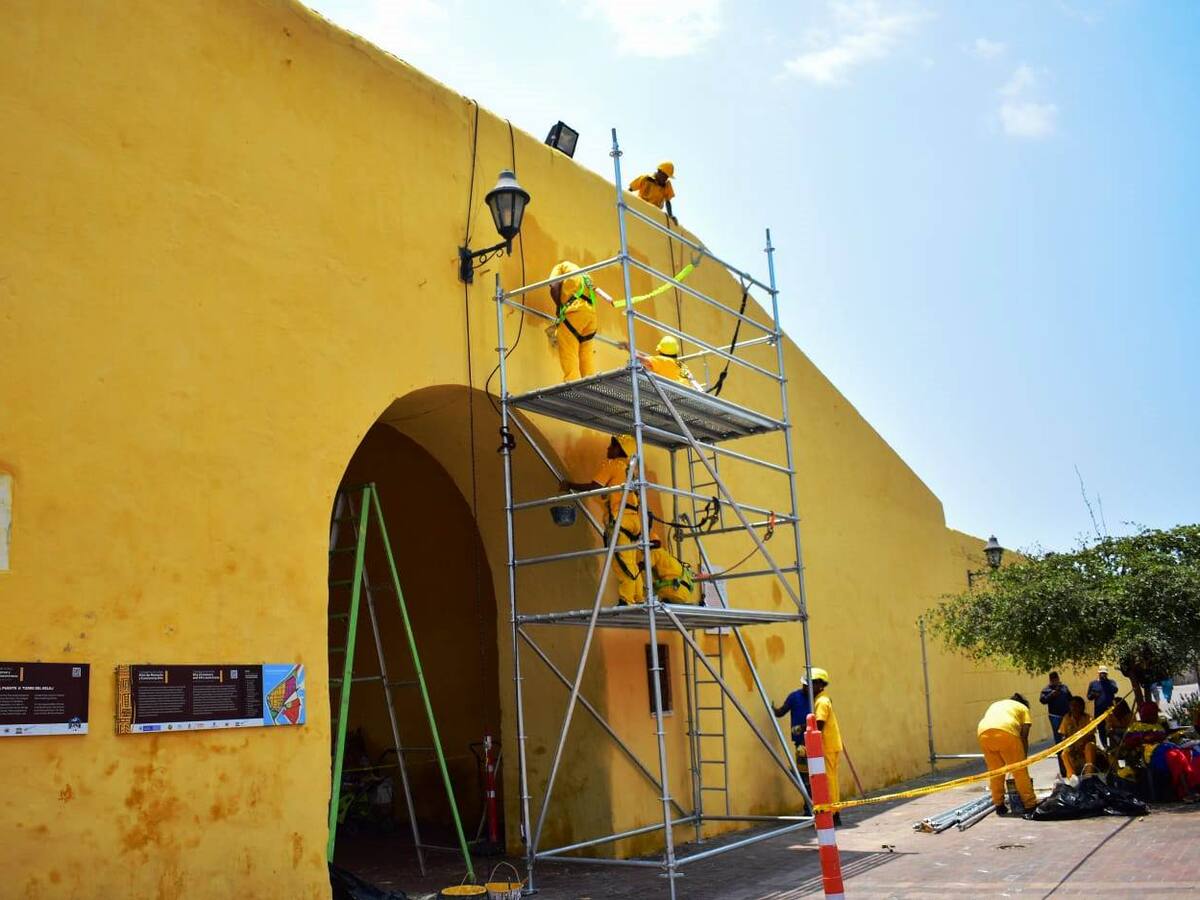 Muralla de Cartagena recibe mantenimiento por parte de la Etcar