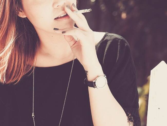 ¿ESTÁ DE ACUERDO CON QUE SE PROHÍBA FUMAR CIGARRILLO EN LOS PARQUES PÚBLICOS?