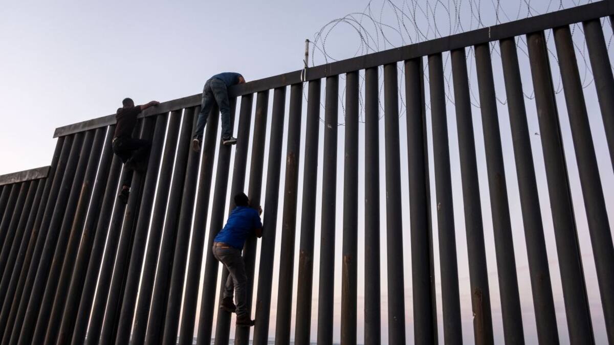 Nuevos segmentos del muro fronterizo de Trump provocan más heridos