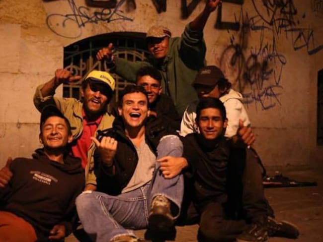 [Fotos] Habitantes de la calle en Bogotá sorprendidos con la visita de Silvestre Dangond