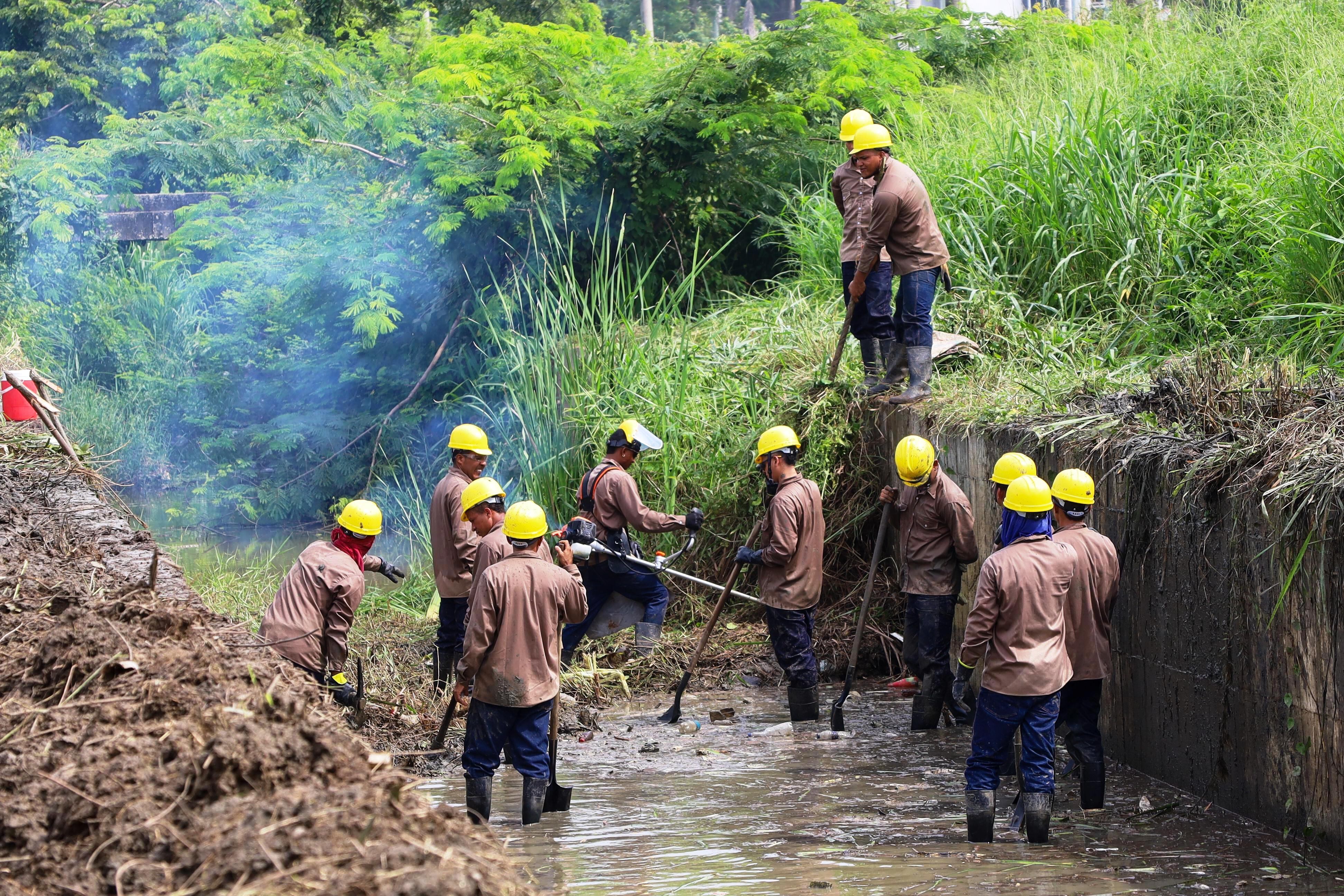 Con limpieza de canales Turbaco le hace frente a la temporada de lluvias 2024