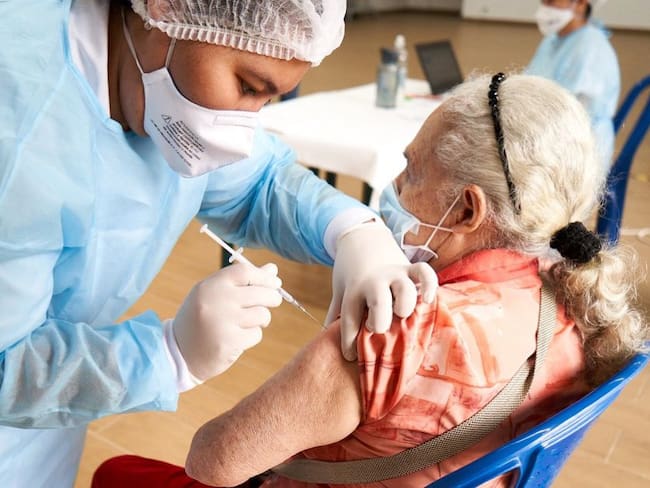 A Bucaramanga le quedan vacunas para un día