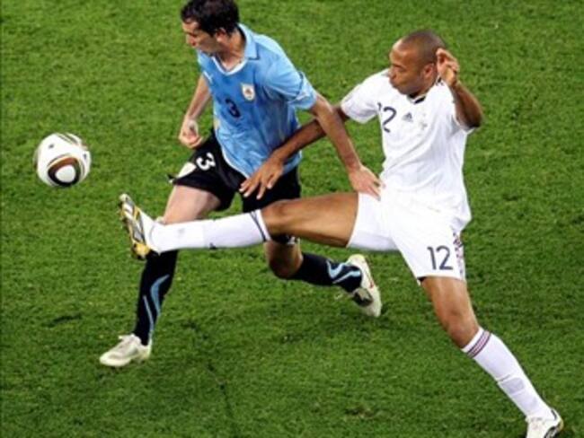 Francia y Uruguay empatan (0-0) en su debut en el Mundial-2010
