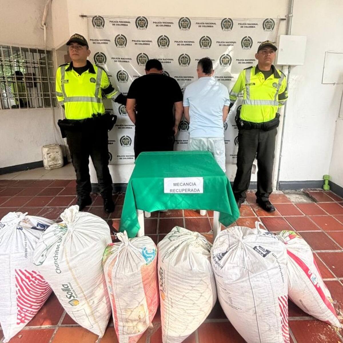 Dos capturados por saqueo a un tractocamión en vías del Cesar