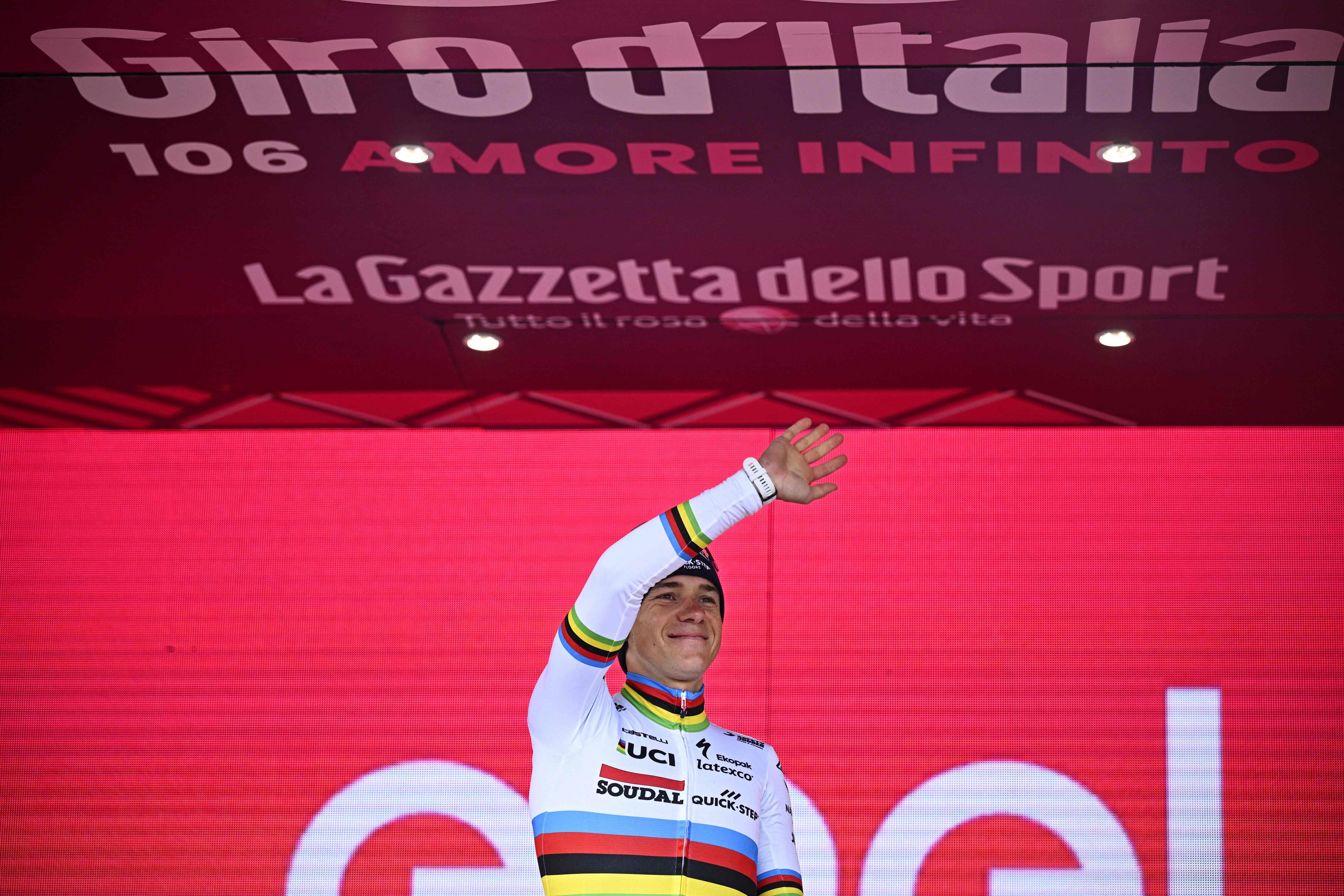 Remco Evenepoel lideró el Giro de Italia durante cuatro días. (Photo by JASPER JACOBS/BELGA MAG/AFP via Getty Images)