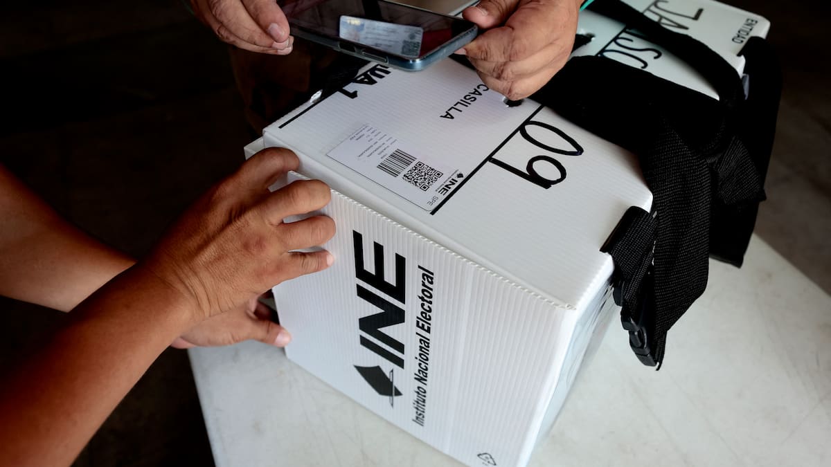 Suspenden elecciones en dos municipios de México por violencia