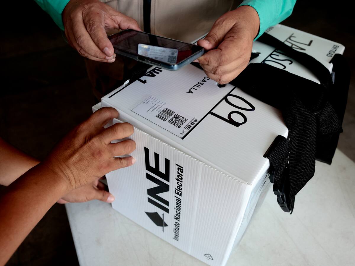 Suspenden elecciones en dos municipios de México por violencia