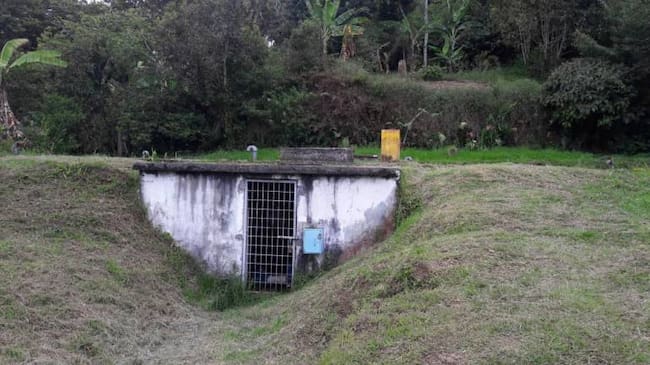 Tanque de agua en parte alta de Manzanares