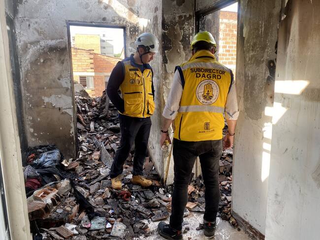 Cuatro viviendas evacuadas por daños, tras accidente aéreo en Medellín