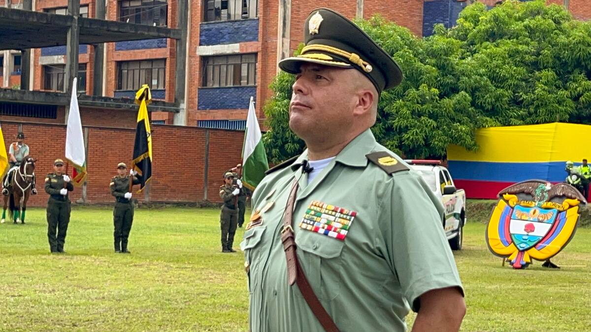 Hubo cambio de mando en la Policía del Magdalena Medio: La Cr. Gisela Paz deja la comandancia