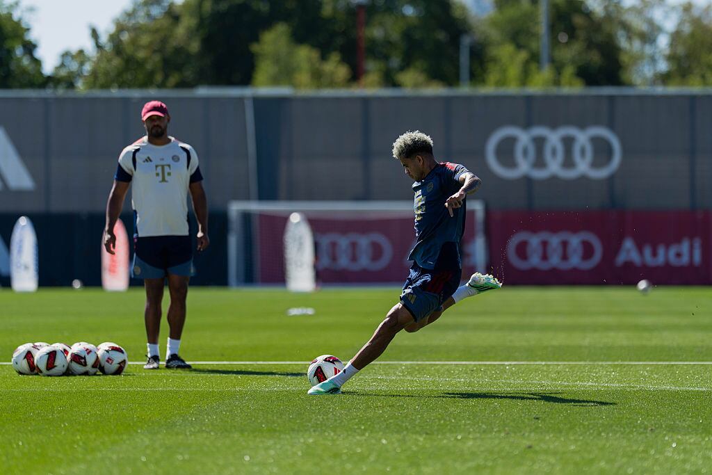 Bayern Munich analiza el mercado ante la falta de alternativas para Luis Díaz. (Photo by N. Hermann/FC Bayern via Getty Images)