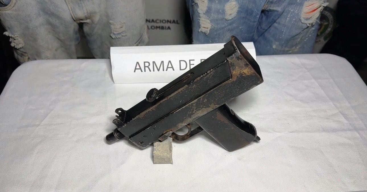 Con una subametralladora, caen dos presuntos delincuentes en el sector Kennedy