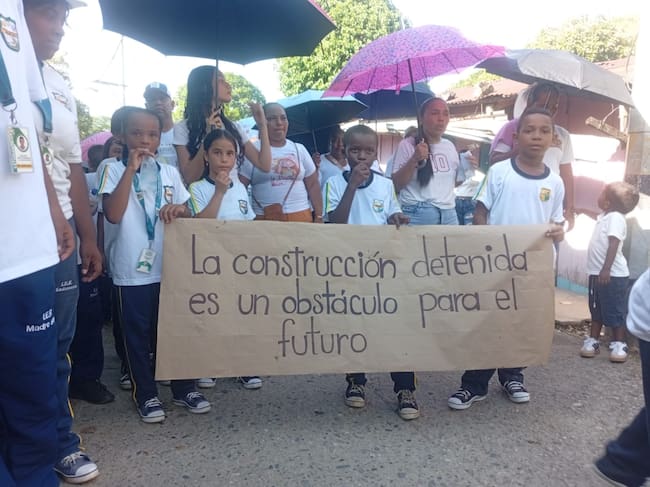 Niños afectados por la fakta de institución educativa en Anorí- foto suministrada por la comunidad