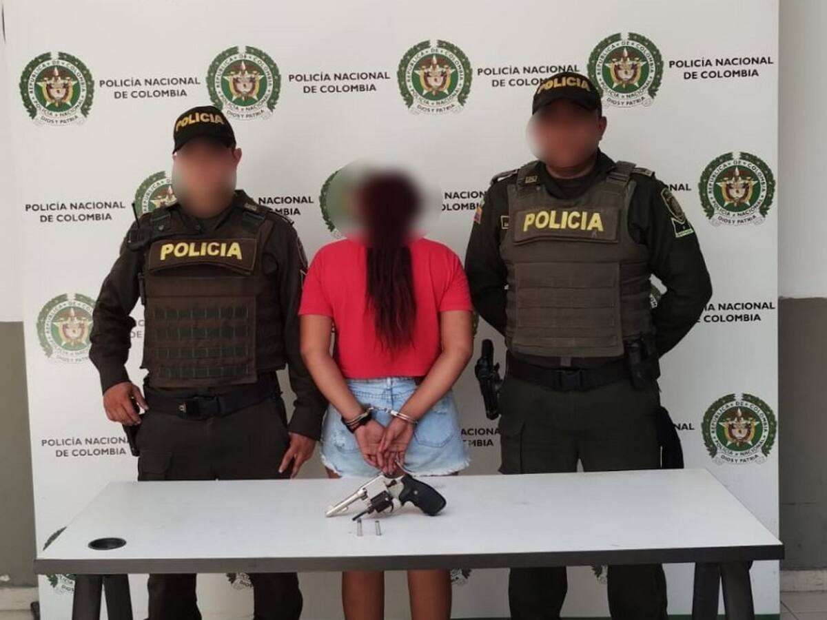 Mujer fue capturada haciendo tiros al aire en el barrio 20 de Julio de Cartagena