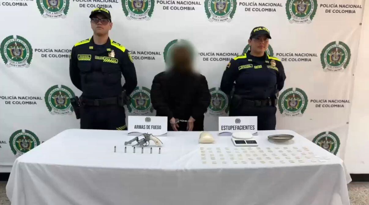 A la cárcel alias ‘La Cucha Mari’, mujer de 70 años señalada de vender droga en Bosa. (Foto: Cortesía Secretaría de Seguridad, Policía Nacional)