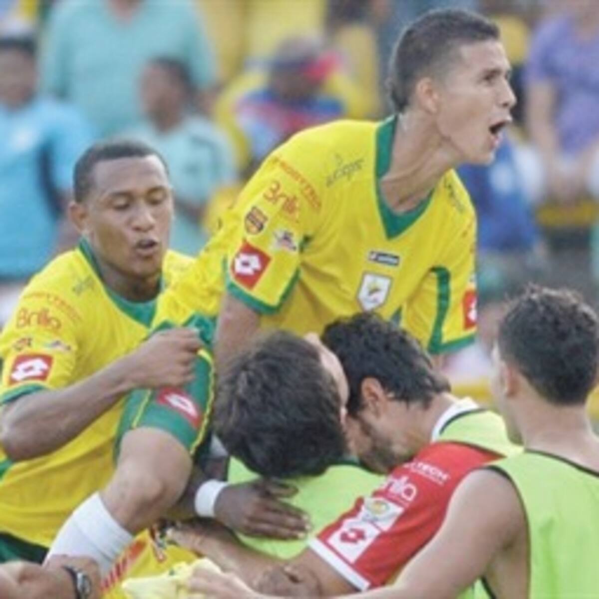 Con los dientes Cartagena defendió la victoria sobre Santa Fe