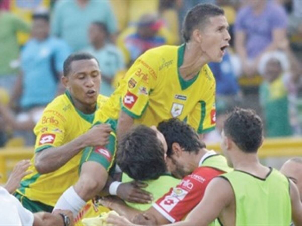 Con los dientes Cartagena defendió la victoria sobre Santa Fe