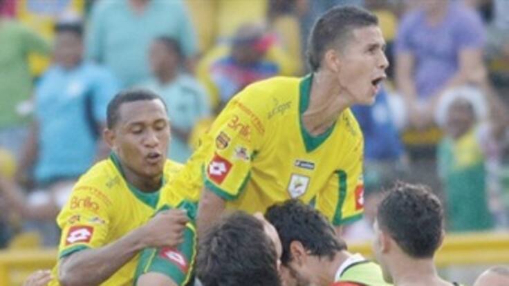 Con los dientes Cartagena defendió la victoria sobre Santa Fe