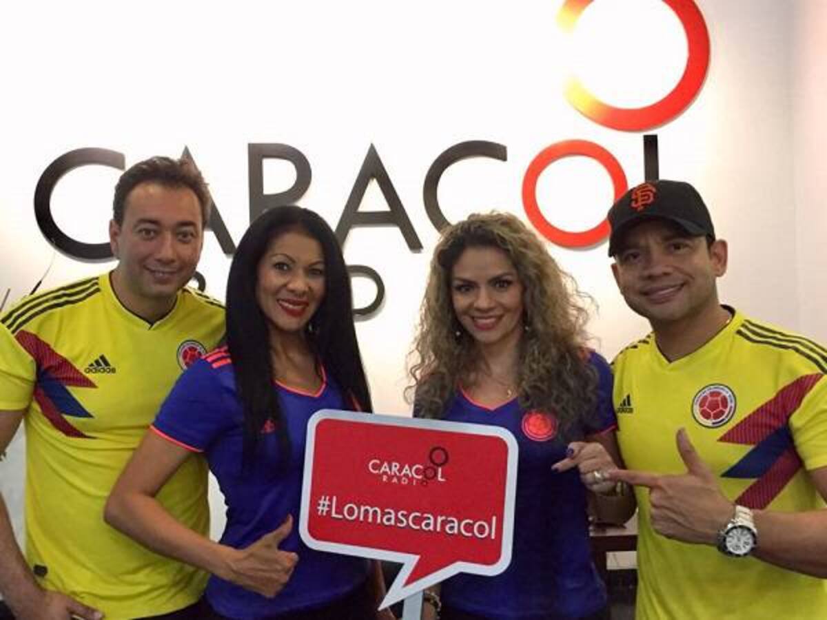 Las Extrellas le cantan a la Selección Colombia