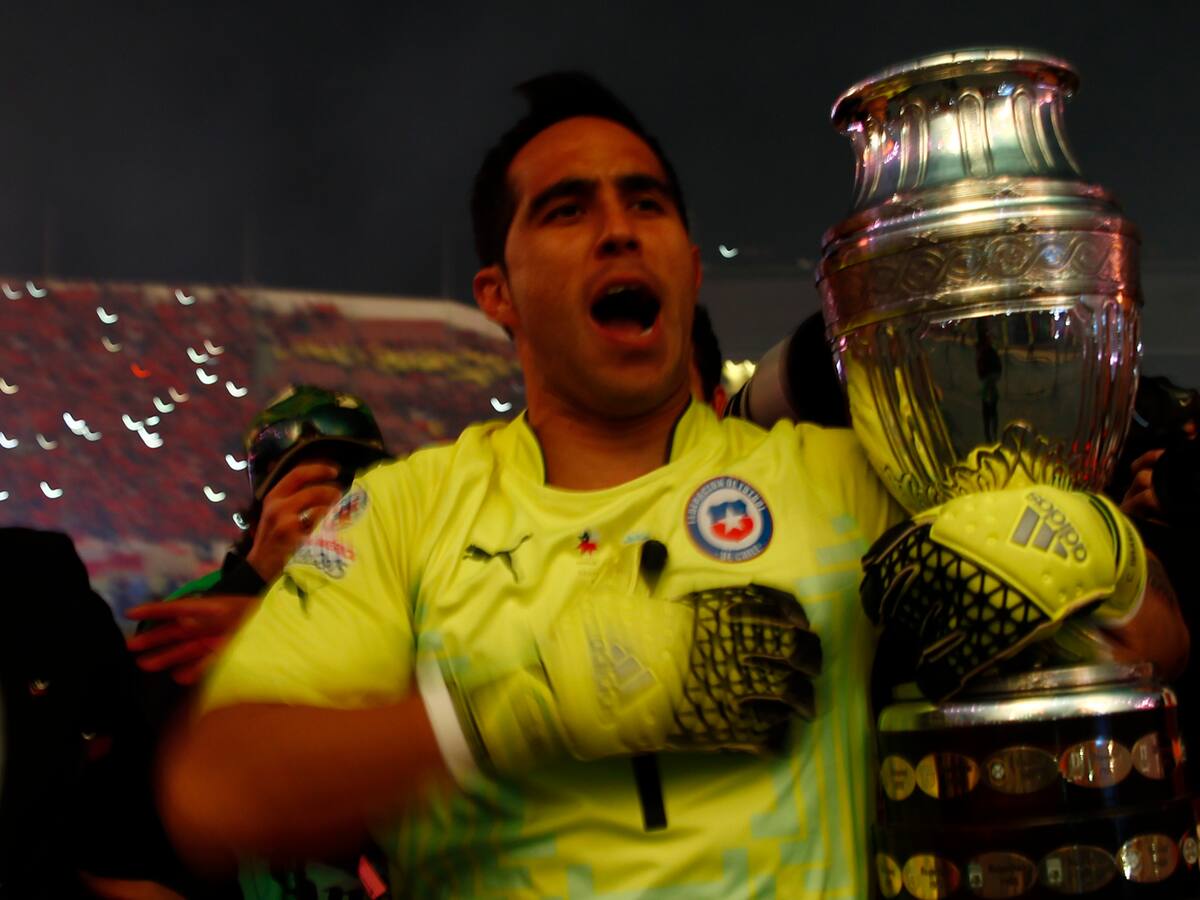 ¡Un bicampeón de América dice adiós! Claudio Bravo anuncia su retiro del fútbol