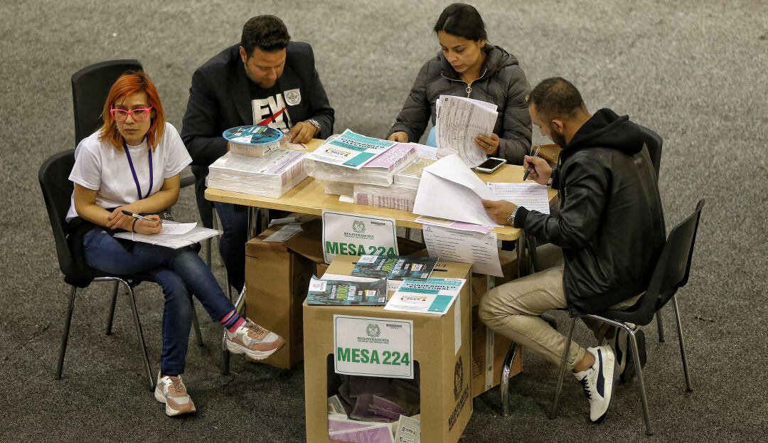 El autor del proyecto de ley que busca extender el horario de la jornada electoral, para el próximo año, advierte que la iniciativa quedó "prácticamente hundida"