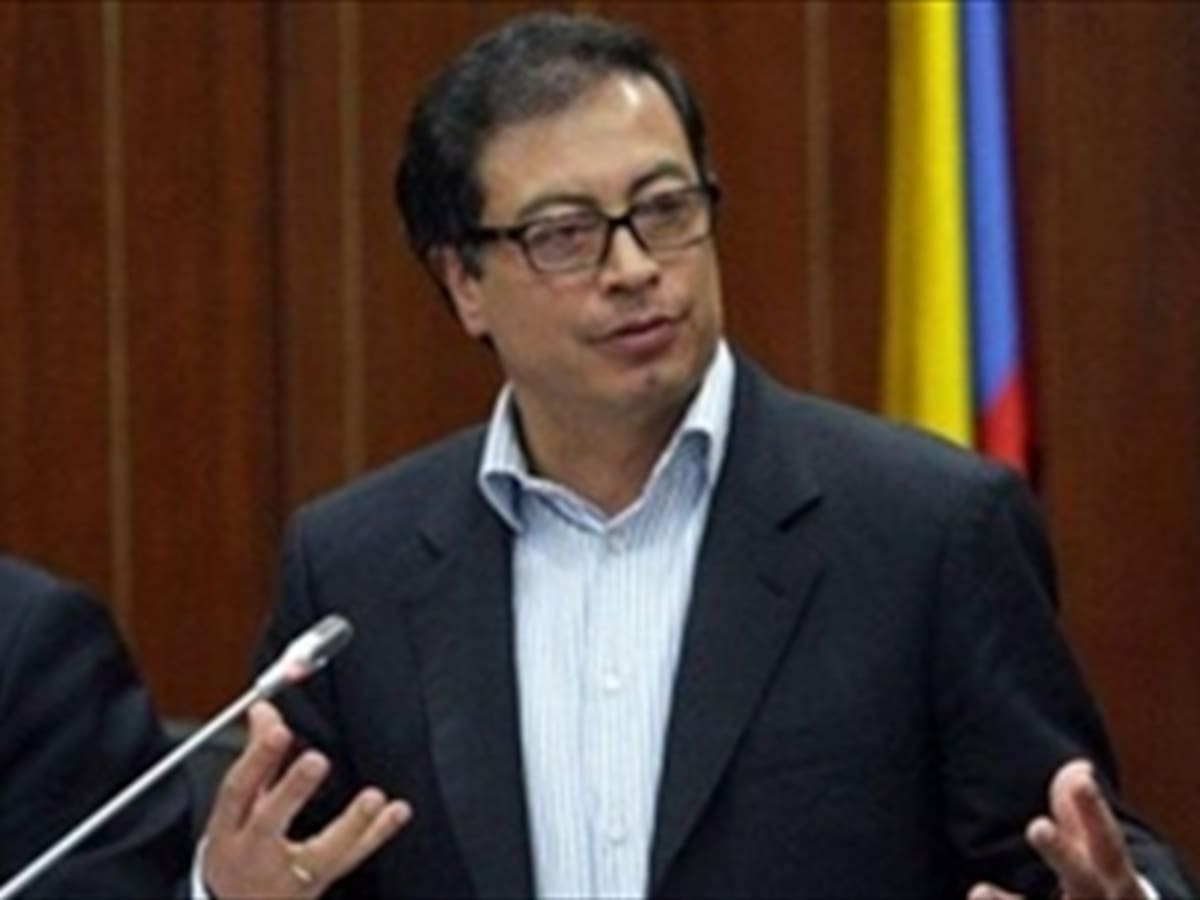 Petro respalda justicia transicional para todos los actores del conflicto