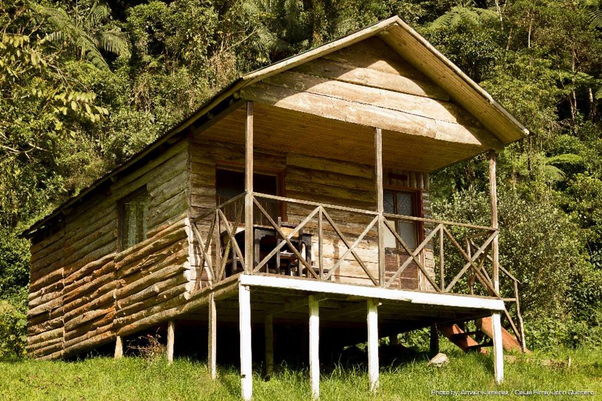 En estas piscinas termales, ubicadas en Santa Rosa de Cabal, se sentirá el placer del calor y las sales naturales; más que entretenimiento proporciona salud y bienestar.
