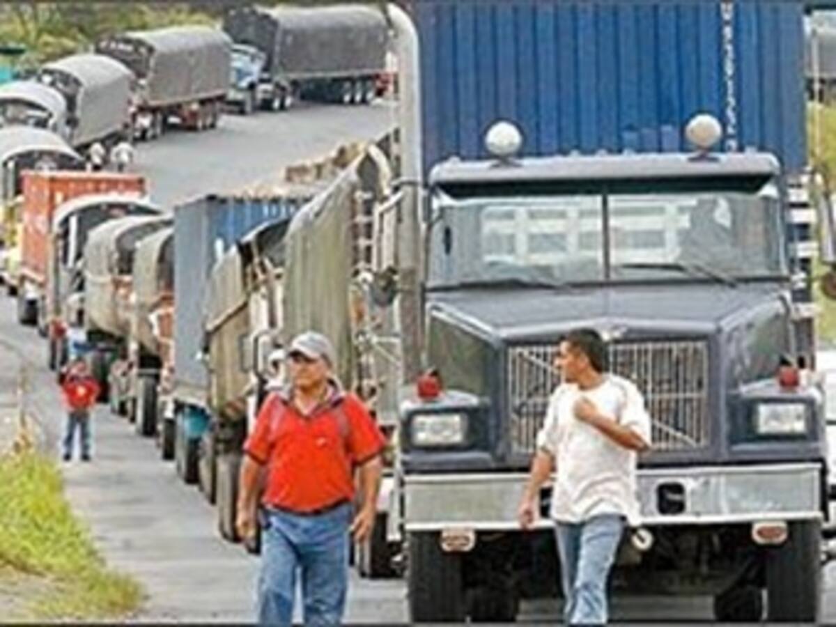 Se mantiene hora cero del paro de camioneros