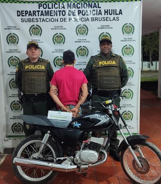 La policía ha logrado recuperar en las últimas horas 04 motocicletas más en los municipios de Pitalito, Garzón y Gigante, en estos dos últimos municipios de han capturado a sus conductores por el delito de receptación.