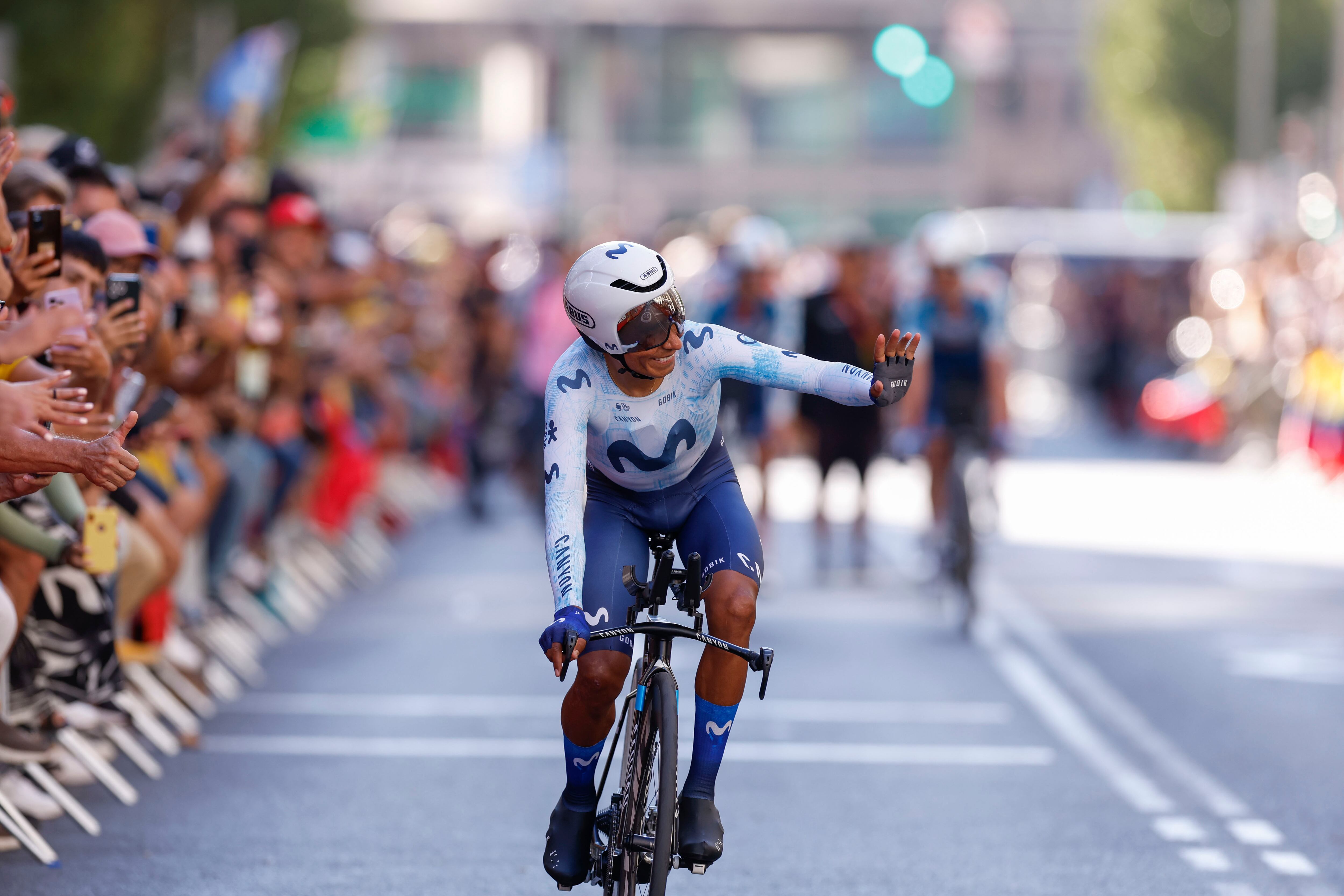 Nairo Quintana durante la contrarreloj individual de la última etapa de la 79 Vuelta a España, con un recorrido de 24,6 KM con salida y llegada en Madrid.- EFE/ Javier Lizón