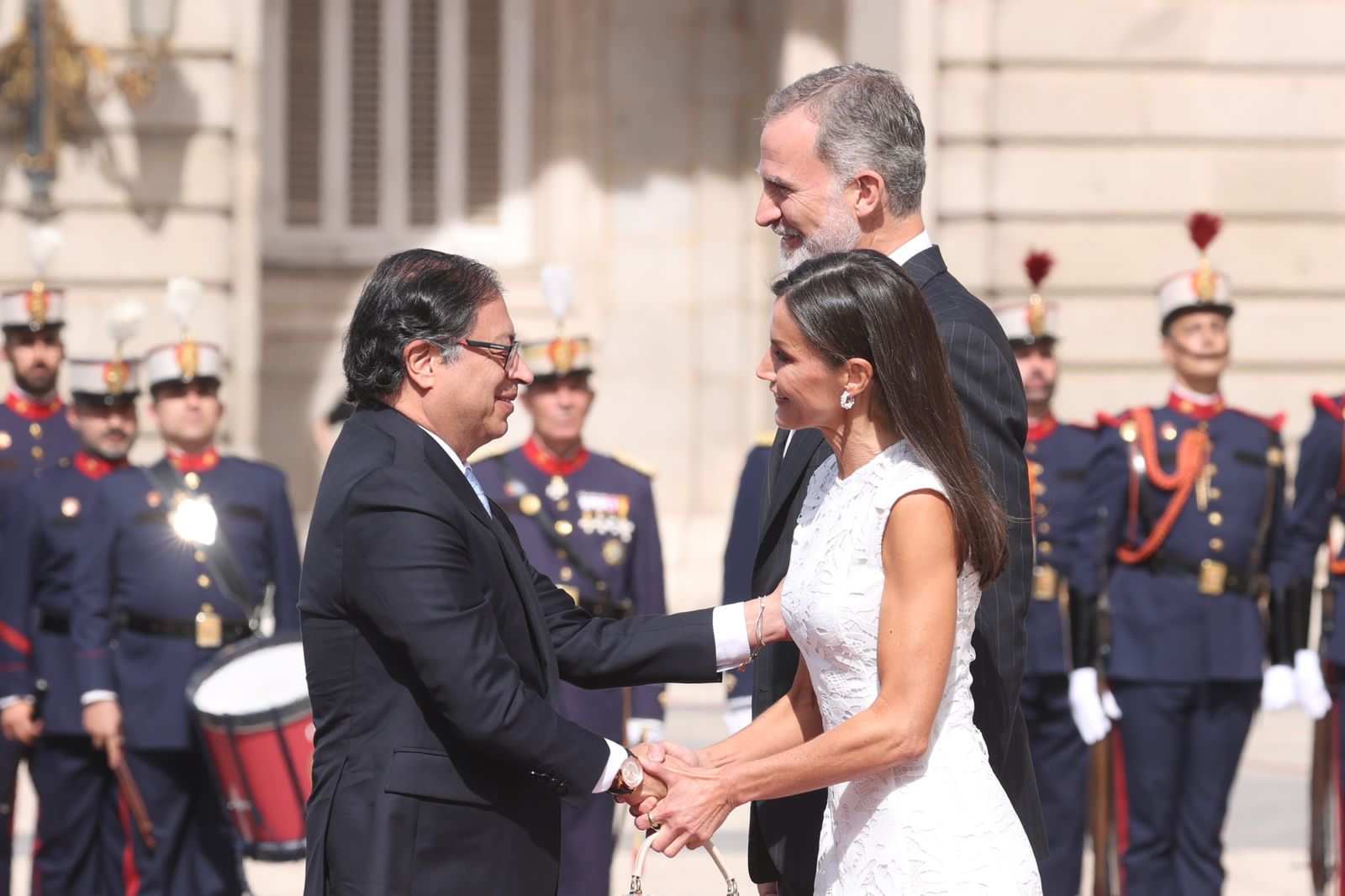 Los reyes de España, Felipe VI y Letizia reciben al presidente Gustavo Petro. Foto: Cortesía.