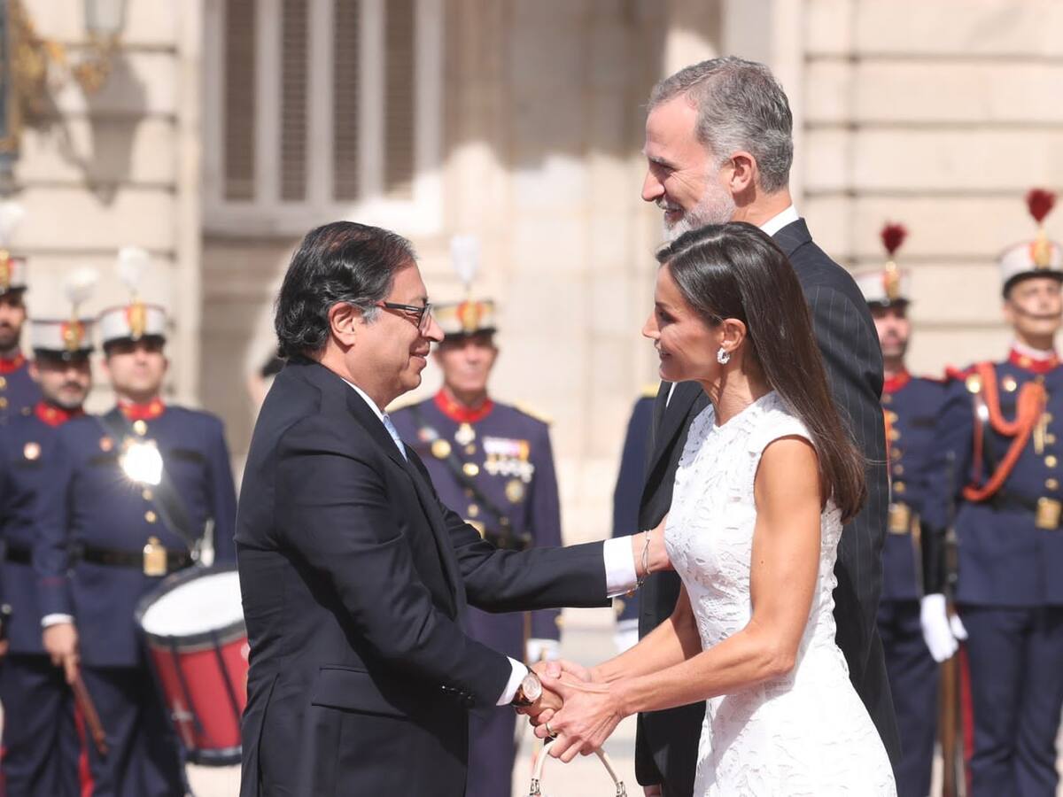 Los reyes de España recibieron con honores a Gustavo Petro en su visita de Estado