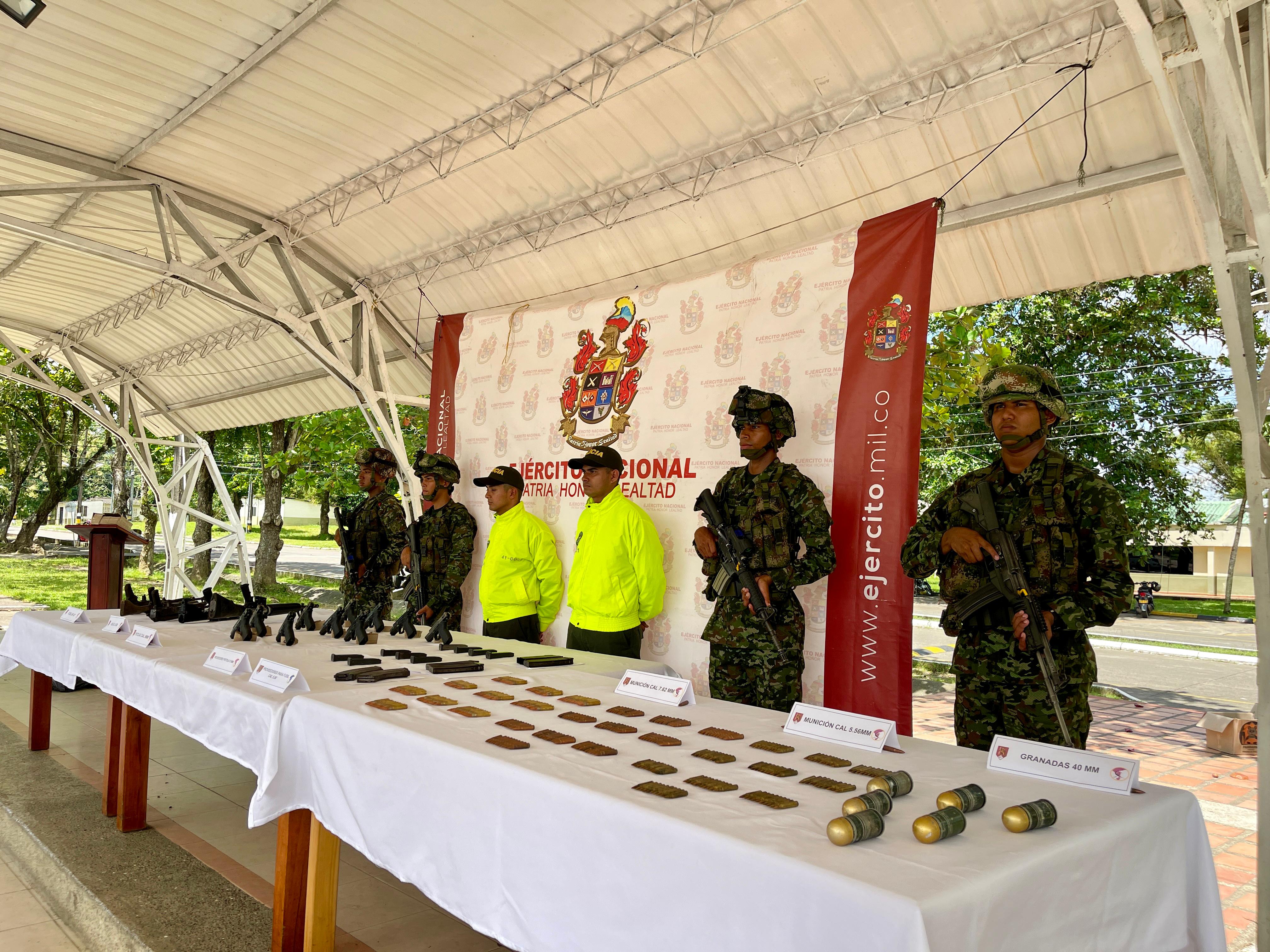 Incautan minas antipersona y cilindro bomba del Clan del Golfo en Turbo, Antioquia. Foto: Ejército