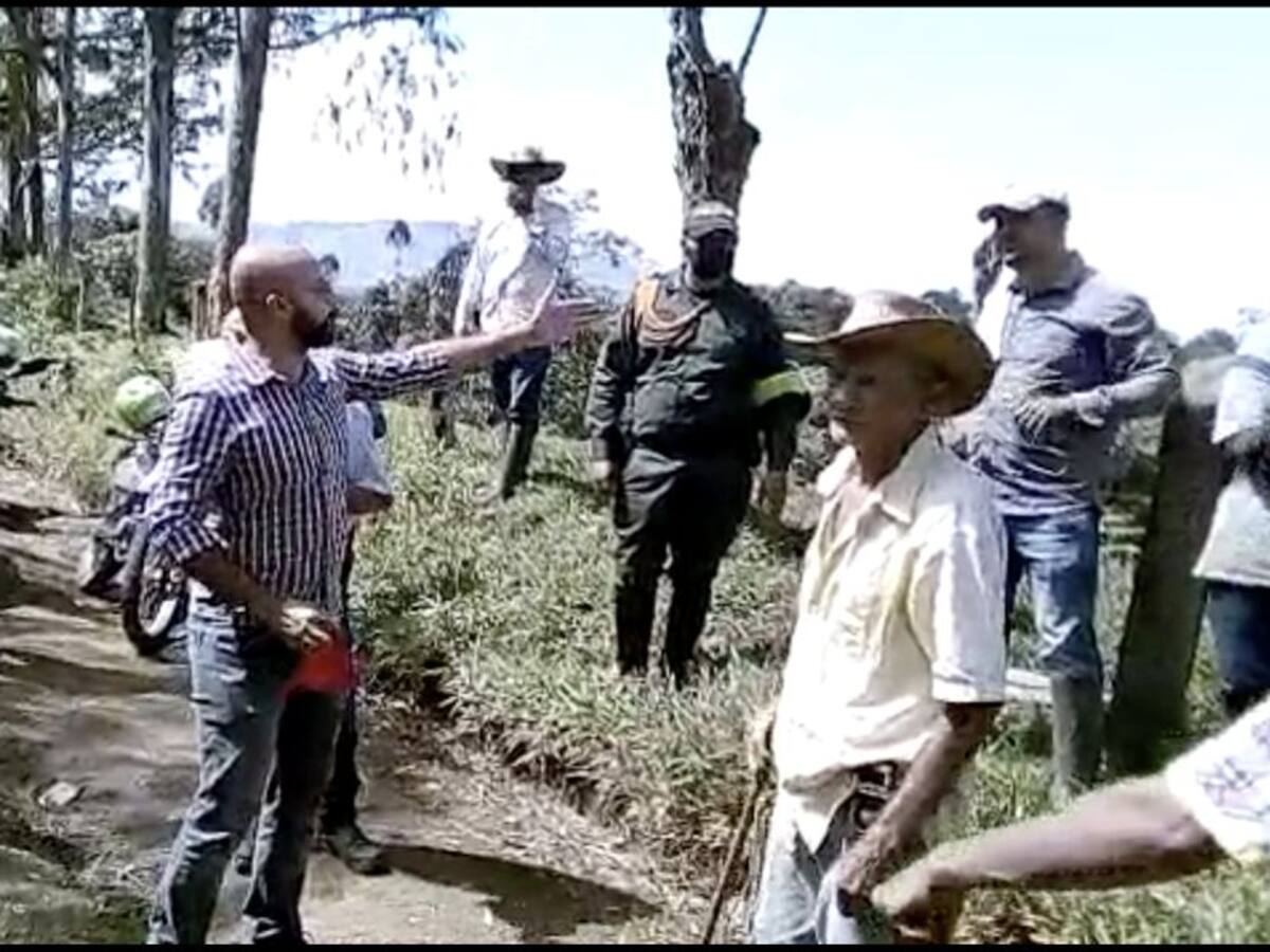 Habitantes en Jericó bloquearon el paso de personal de AngloGold Ashanti