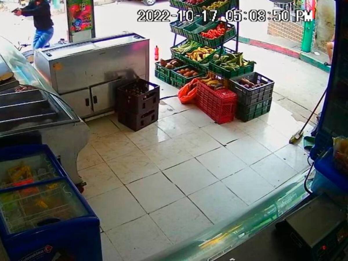 Falleció hombre por atentado de sicarios en una tienda de Los Cerezos