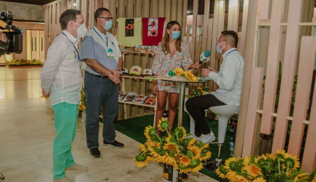 Esta vitrina especial le brinda a estos negocios, una oportunidad de ser visibilizados y lograr alianzas estratégicas de comercialización y ventas.