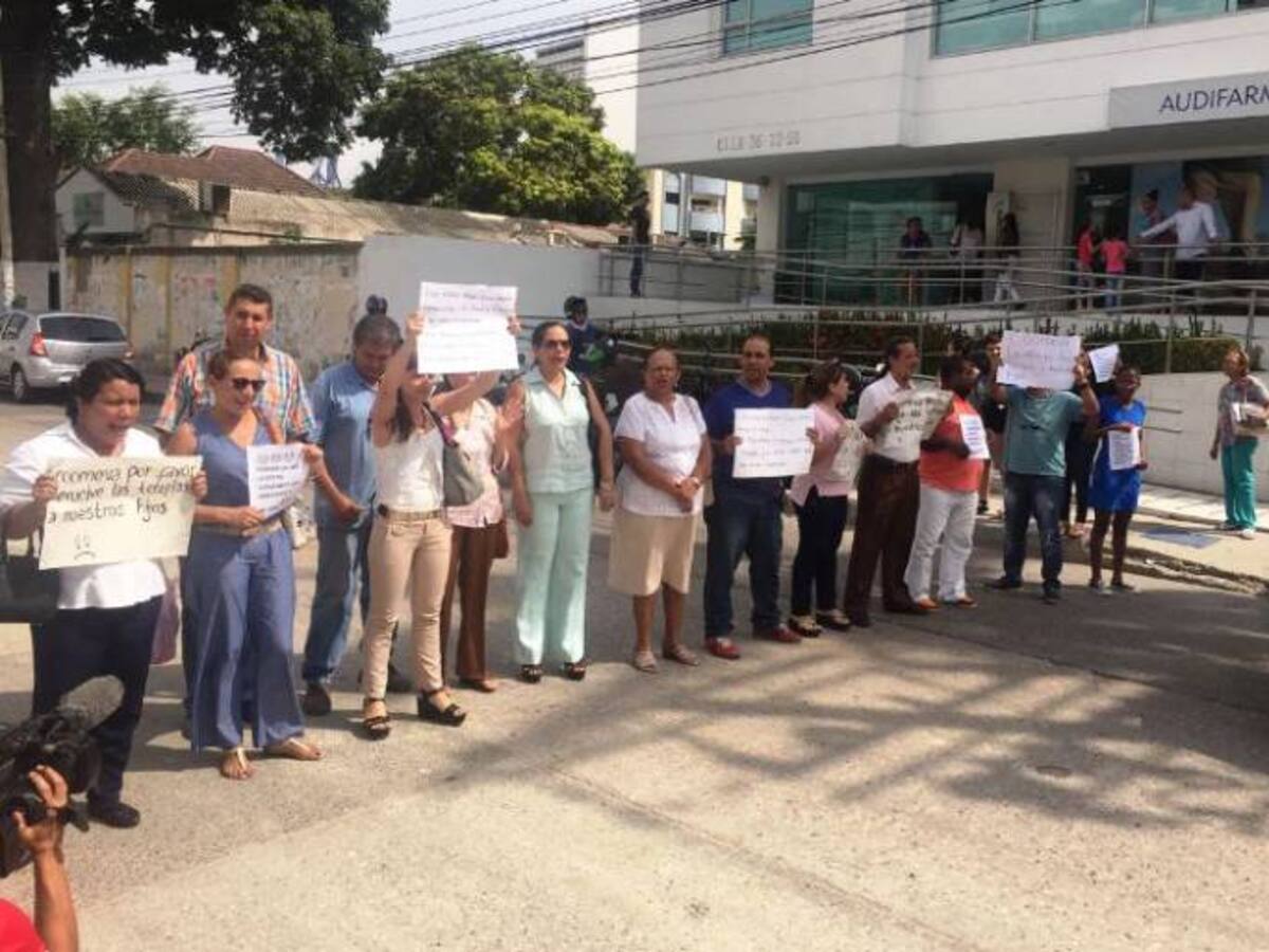 Padres de niños con autismo exigieron a Coomeva Cartagena atención en salud de sus hijos