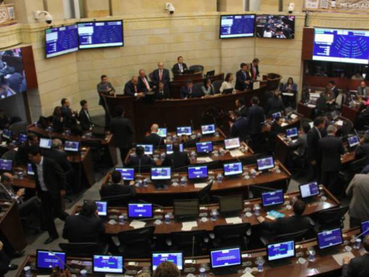 Gobierno no descarta citar sesiones extraordinarias por la JEP