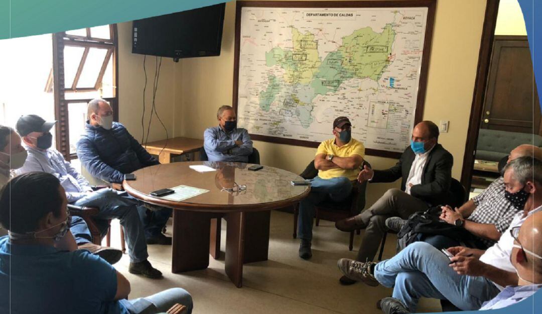 Buscan estrategias para construir vías en Caldas