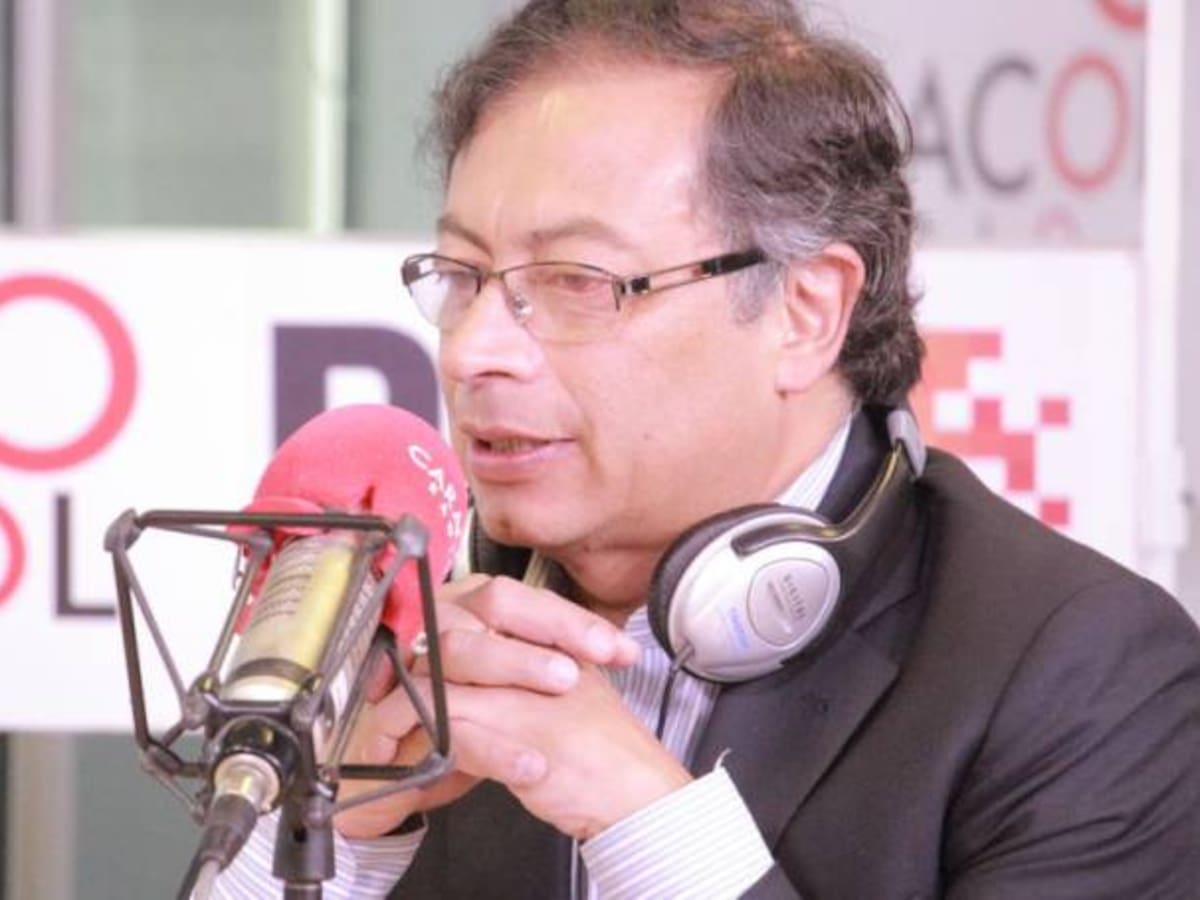 Petro defendió en 2010 el voto en blanco que ahora ataca