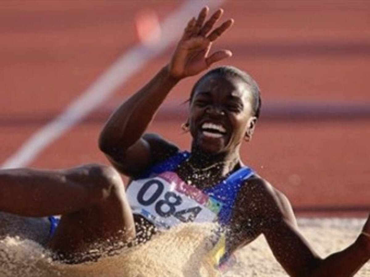 Caterine Ibargüen gana oro y es líder de la Liga Diamante de atletismo