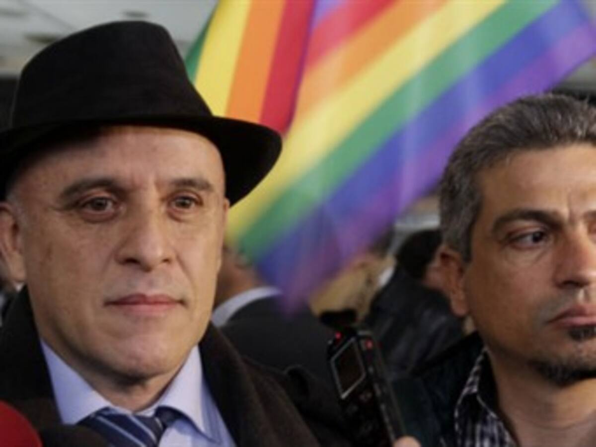 Juez decidirá si une en matrimonio civil a pareja gay
