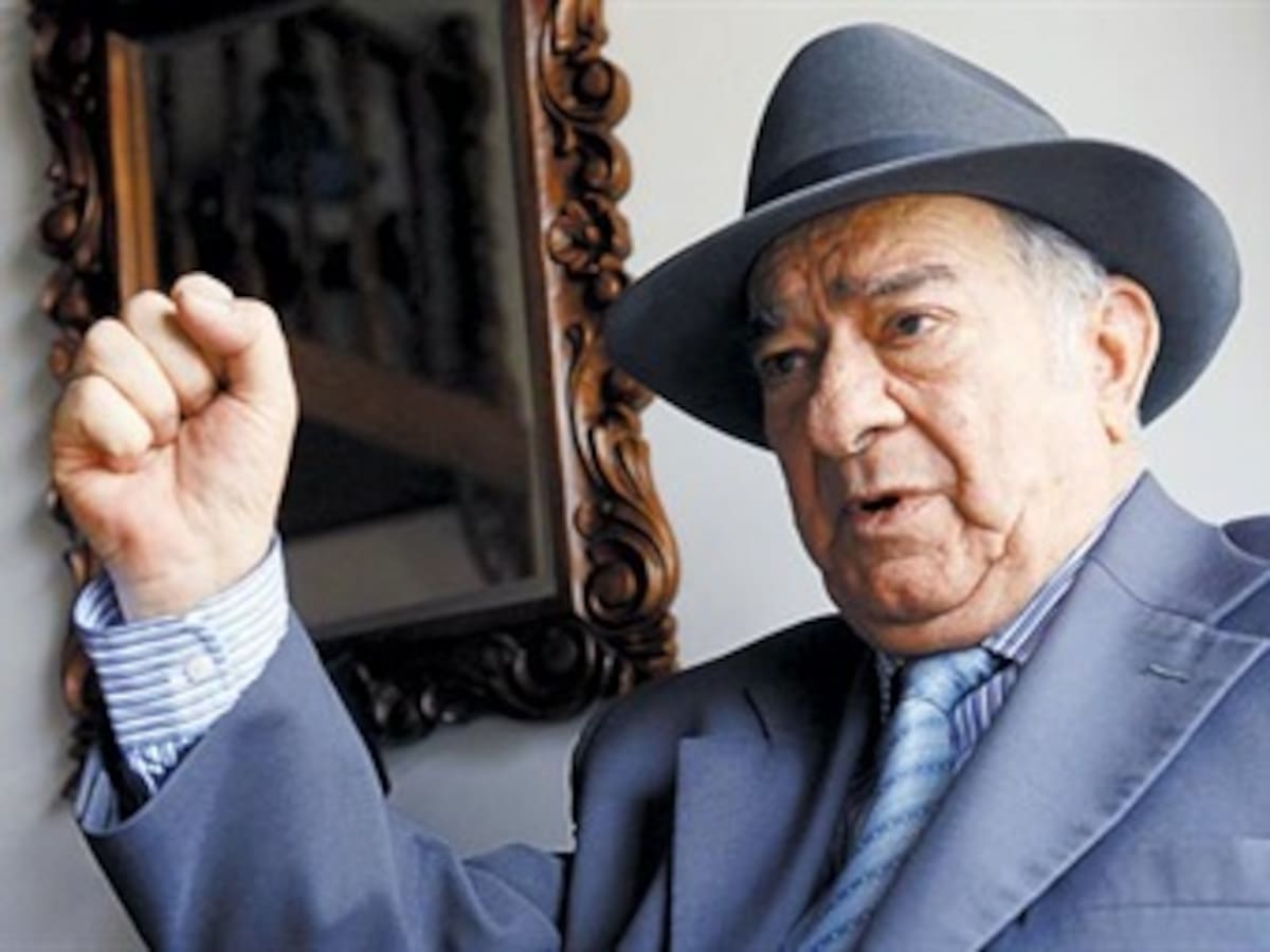 A los 74 años murió el concejal de Bogotá Mario Upegui