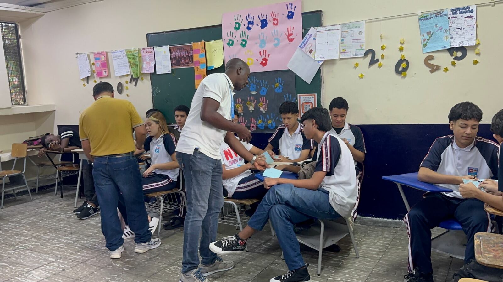 Estudiantes en el taller de liderazgo y participación ciudadana. Foto: alcaldía de Medellín.