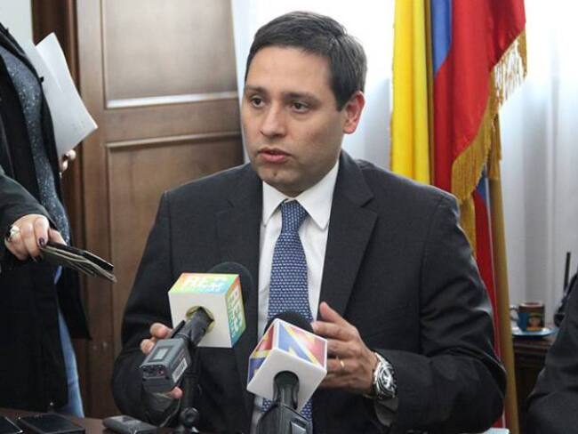 Procuraduría pide a la ANI detener compra de predios del senador Lizcano